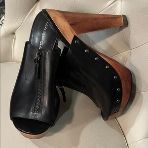 Via Spiga Black Leather Clog Mules Size 8.5